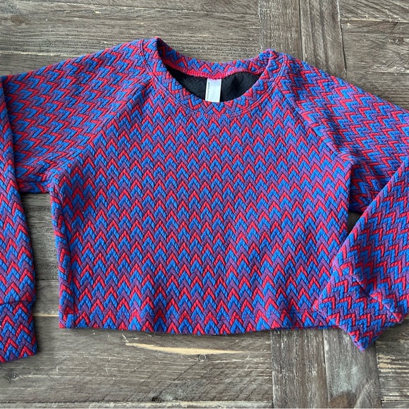 American Apparel Red and Blue Zigzag - Picture 1 of 2